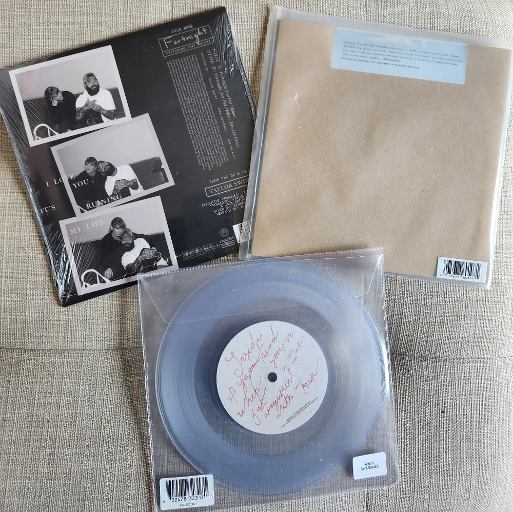 Taylor Swift, Sabrina Carpenter, and Charli XCX 7" Vinyl Lot - Open to Offers!! - Picture 2 of 6